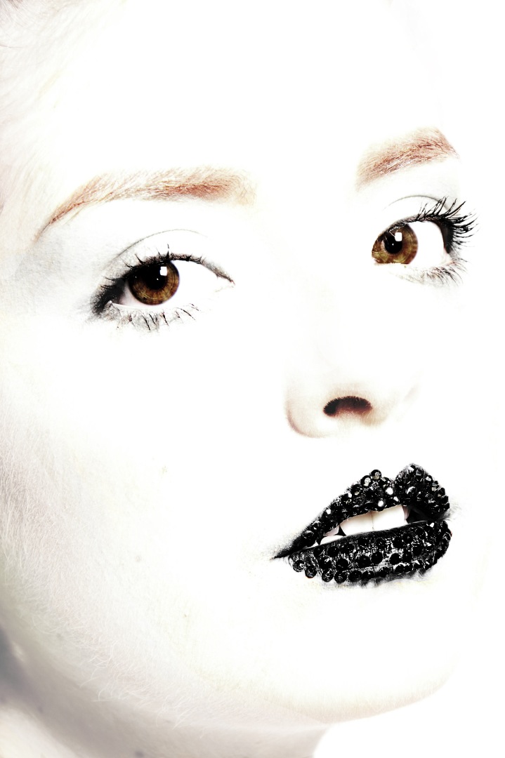 Female model photo shoot of Lisa Rogers Make up 