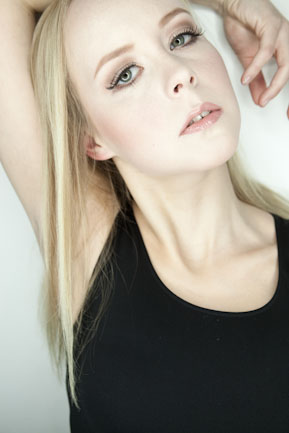 Female model photo shoot of Marienne