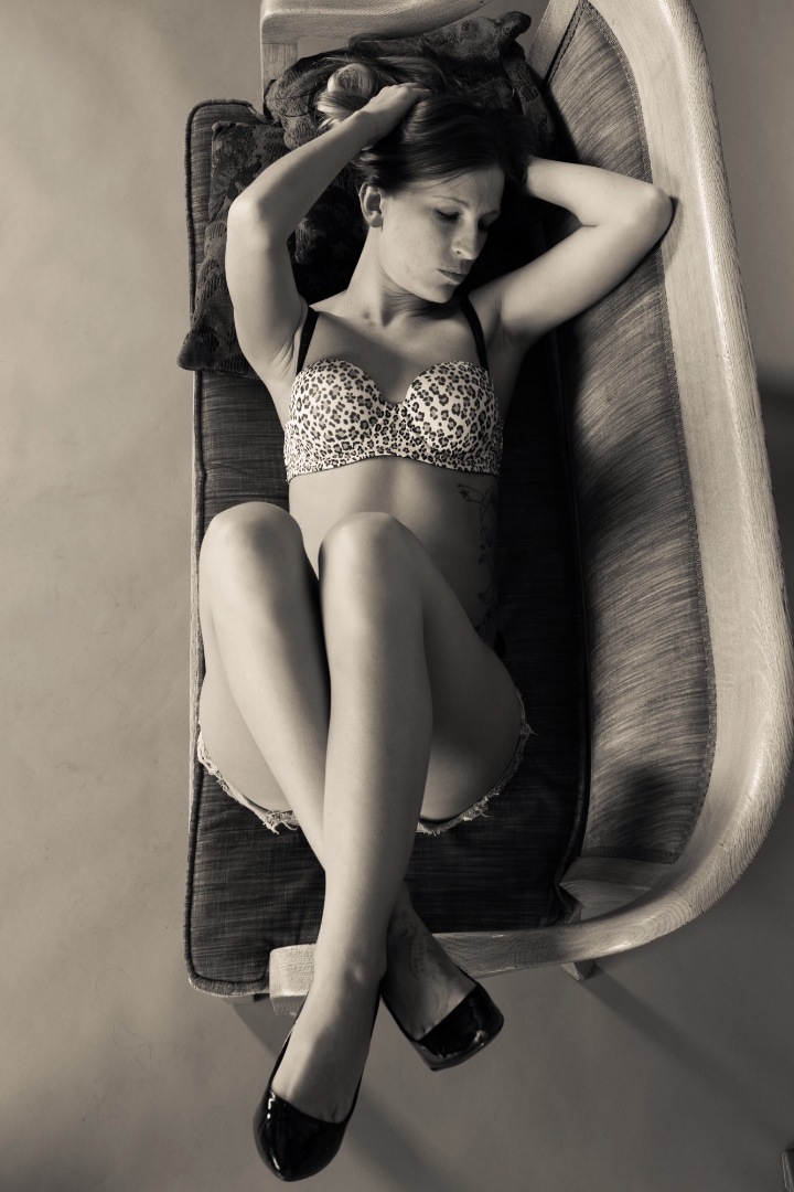 Female model photo shoot of Shae Pogue