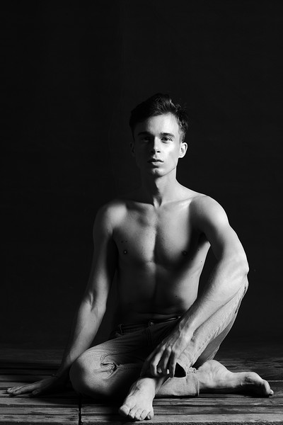 Male model photo shoot of larydawid in Bangkok
