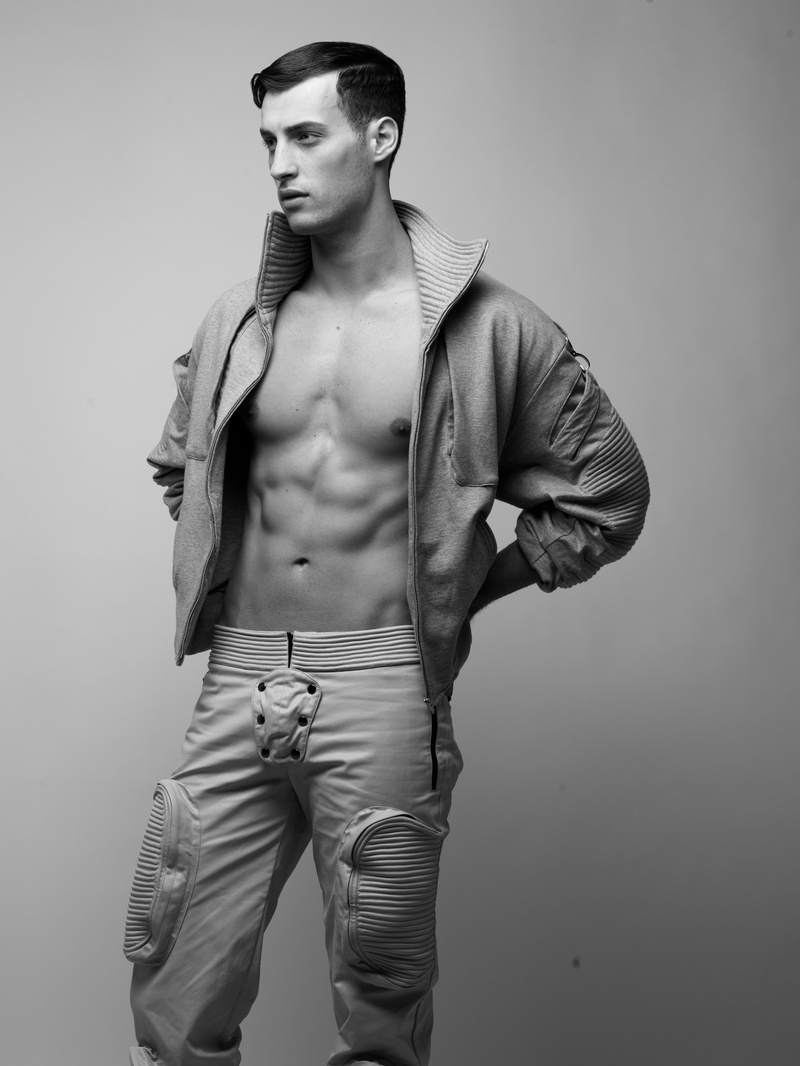 Male model photo shoot of Bodybound