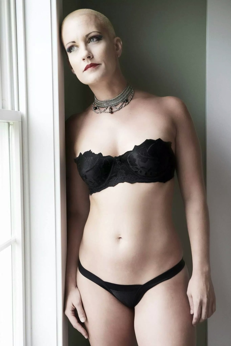 Female model photo shoot of Jennifer Renee by StromePhoto