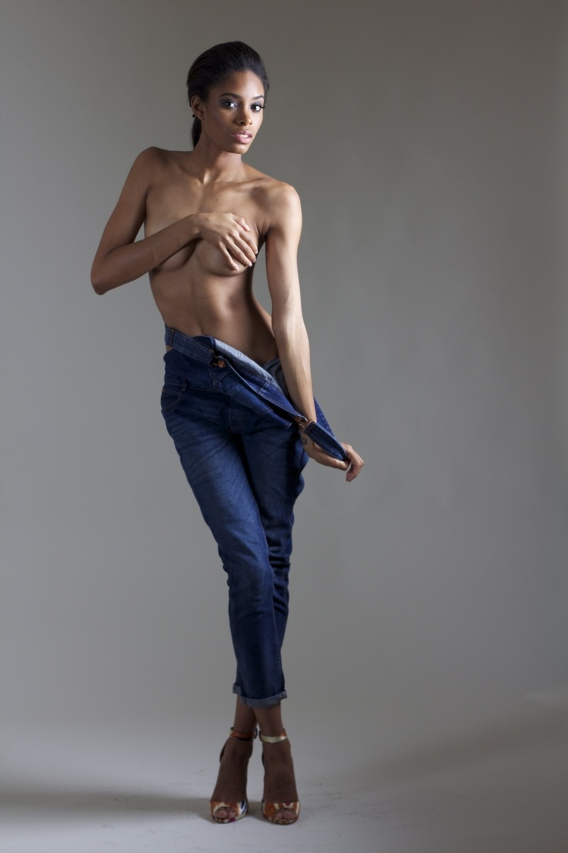 Female model photo shoot of Taylor Manson
