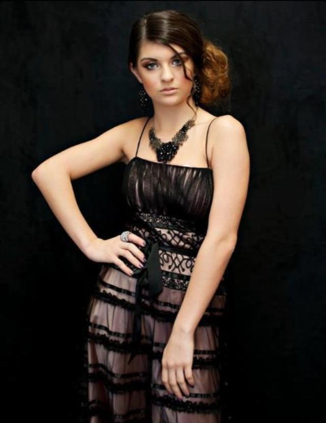 Female model photo shoot of kayleeryan