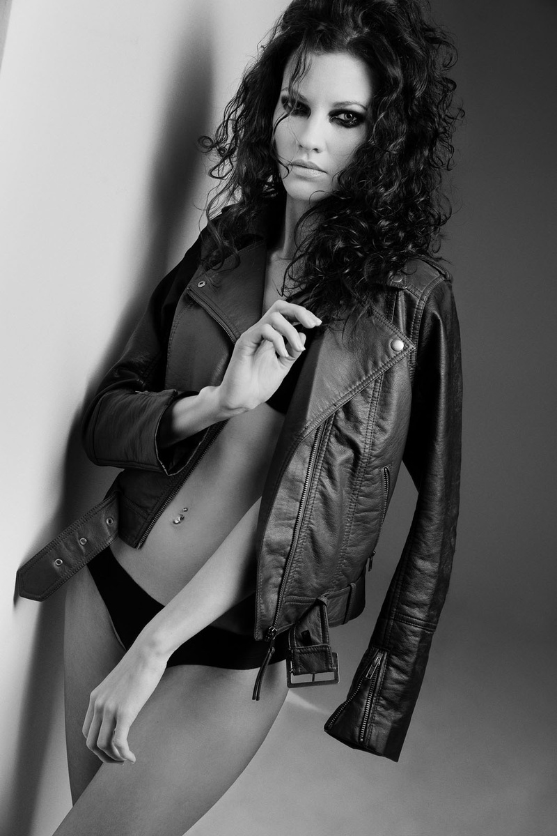 Female model photo shoot of Valerie Kon