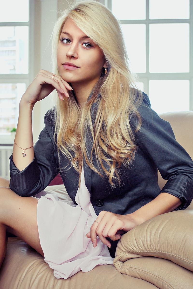 Female model photo shoot of alena_afanaseva