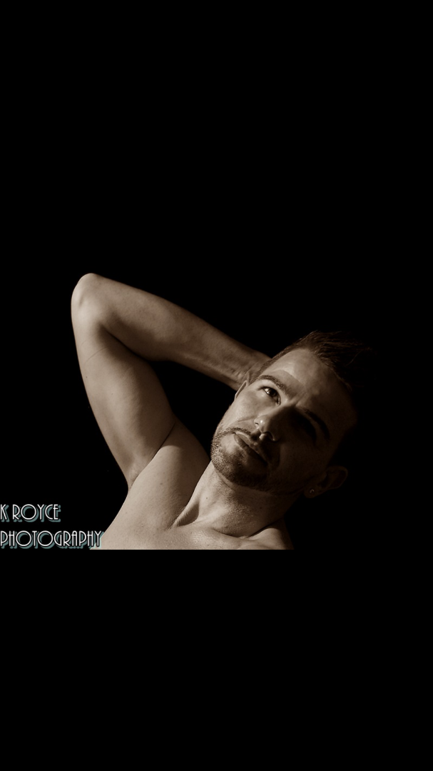 Male model photo shoot of Erico carvalho