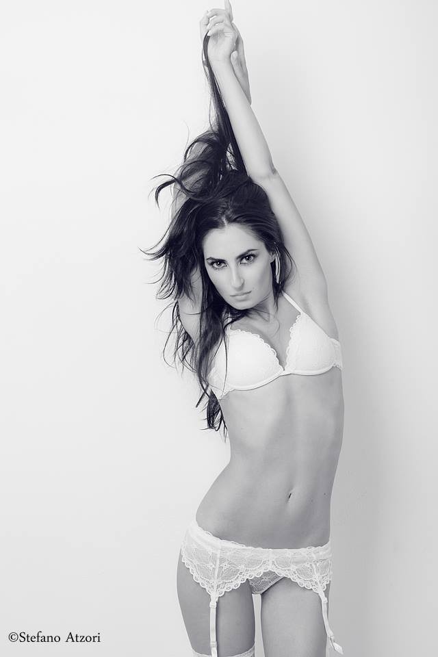 Female model photo shoot of Daniela Camba