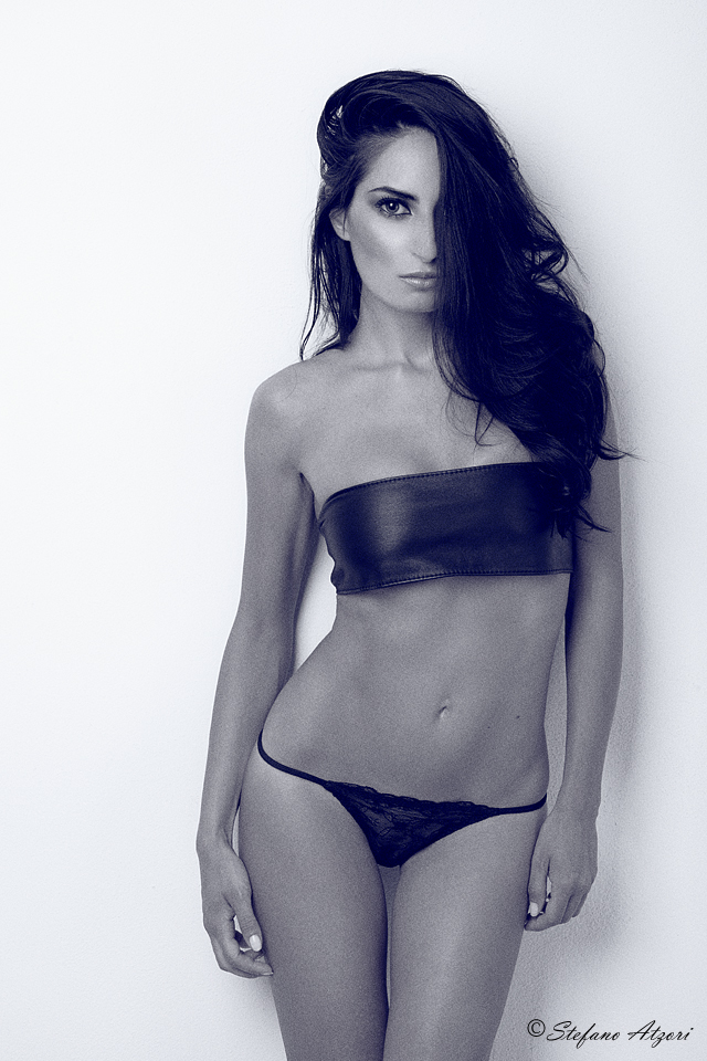 Female model photo shoot of Daniela Camba