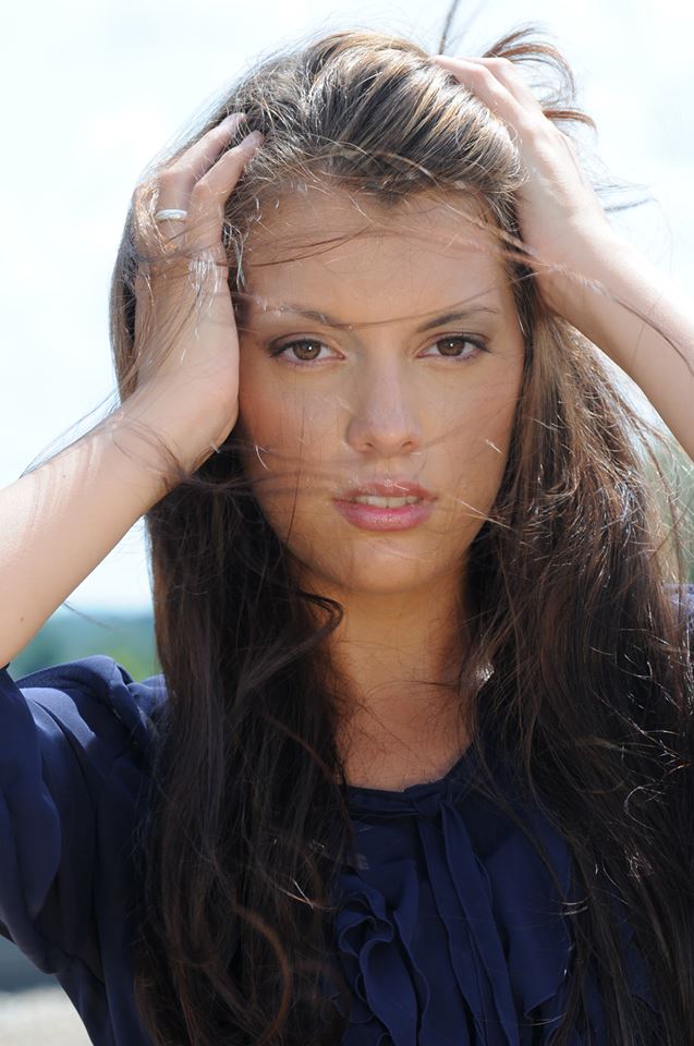 Female model photo shoot of FeliciaRaye