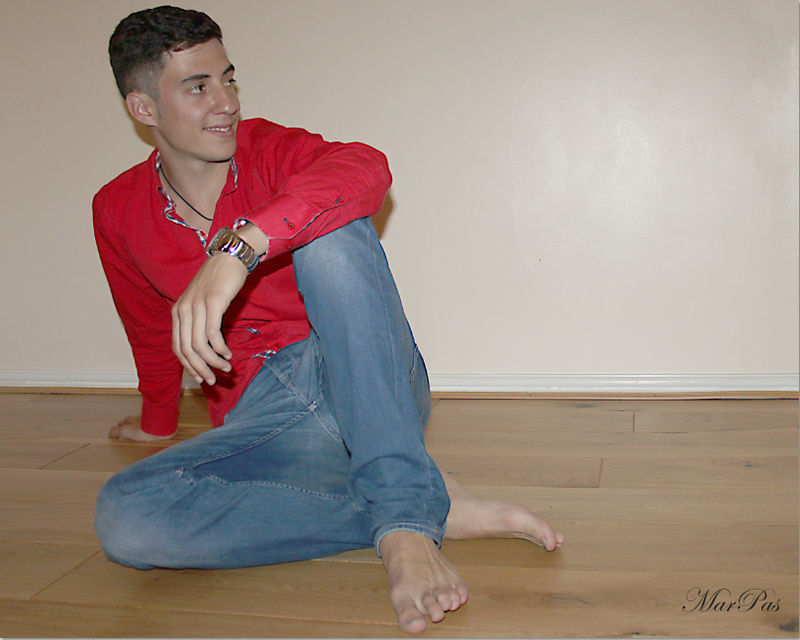 Male model photo shoot of AlvaroCordoba