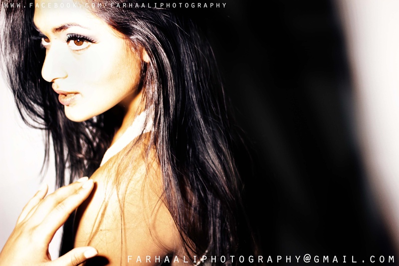 Female model photo shoot of Farha Ali