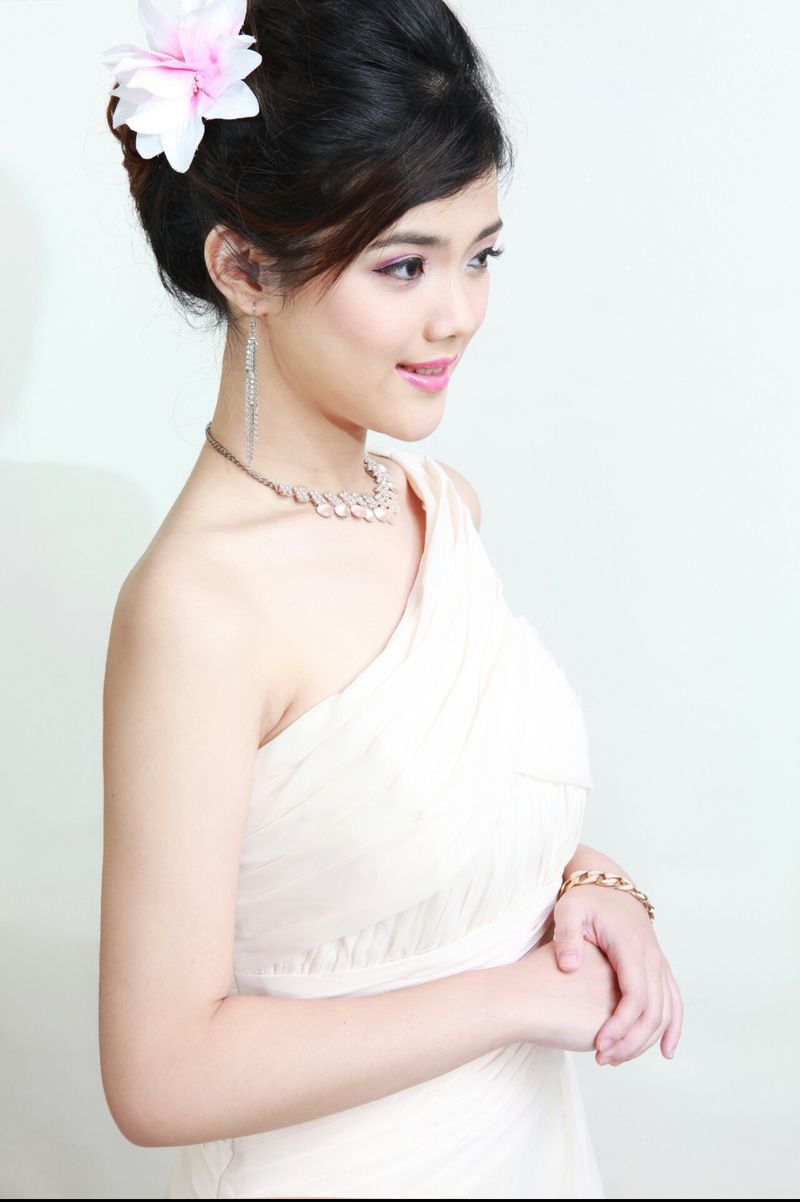 Female model photo shoot of Jolie Wong