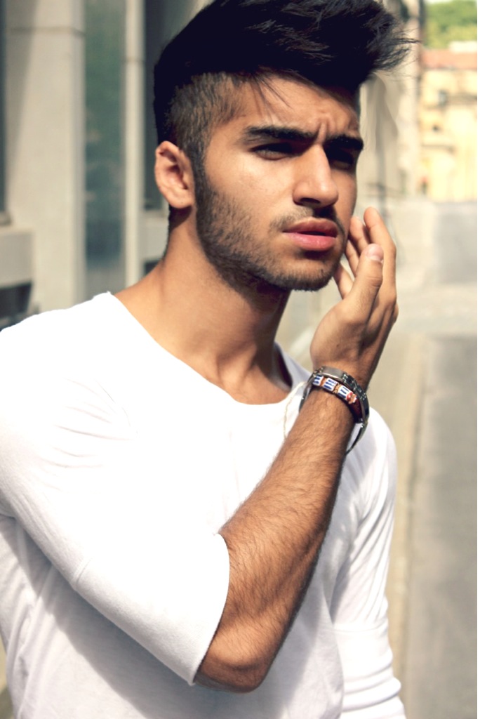 Male model photo shoot of Mefleh Alaa