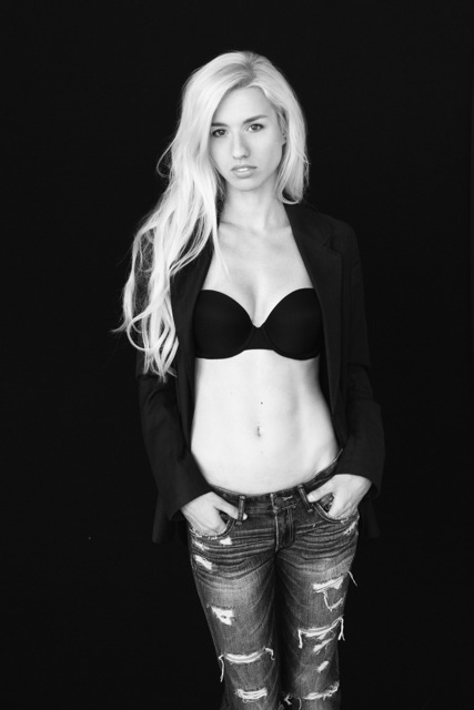 Female model photo shoot of Arina Strobeck