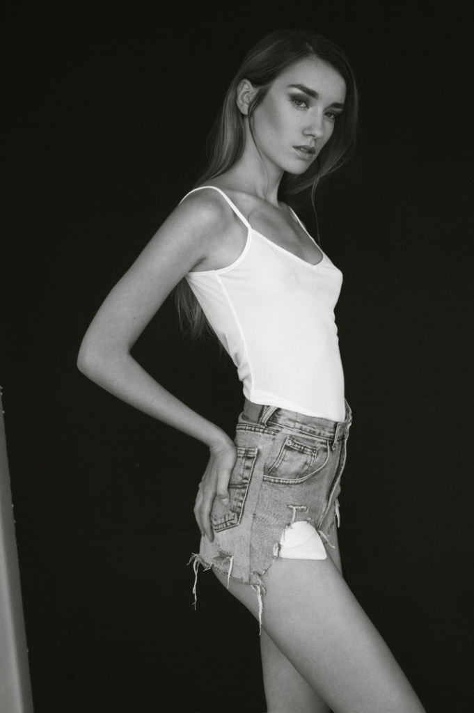 Female model photo shoot of Dasha_pro