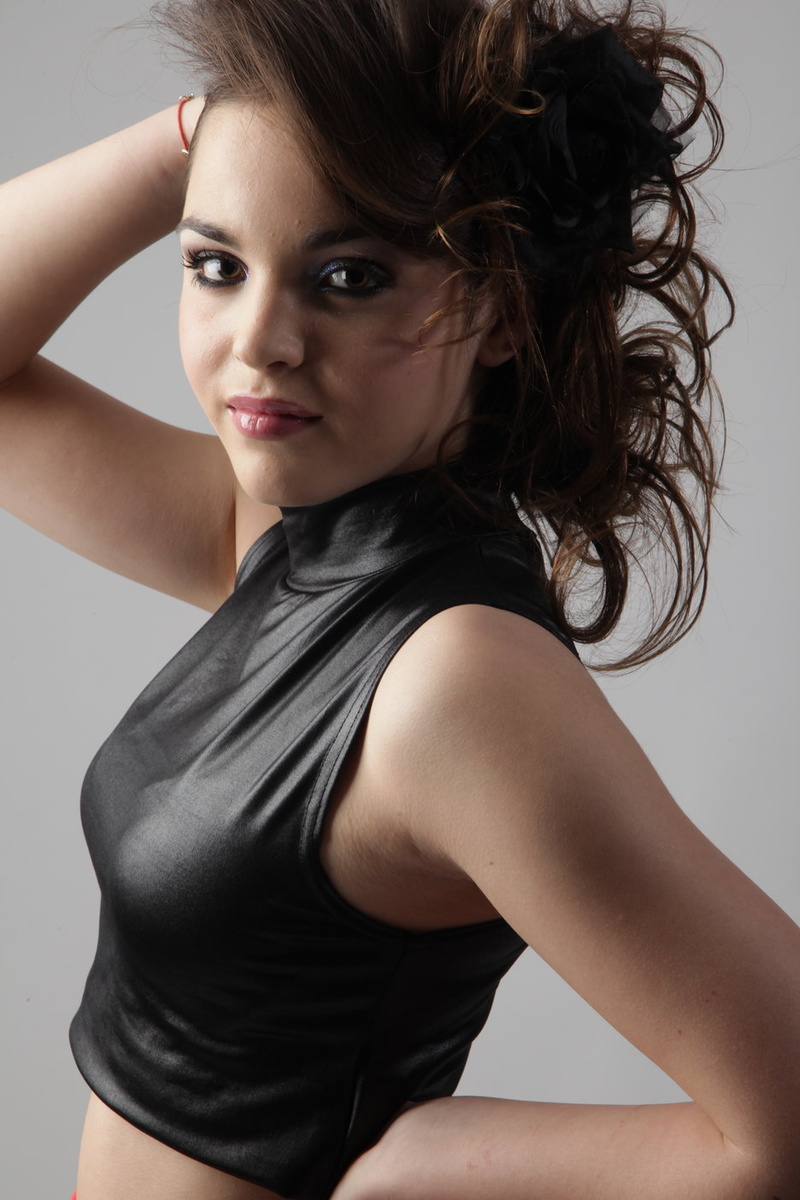 Female model photo shoot of laurenabateman