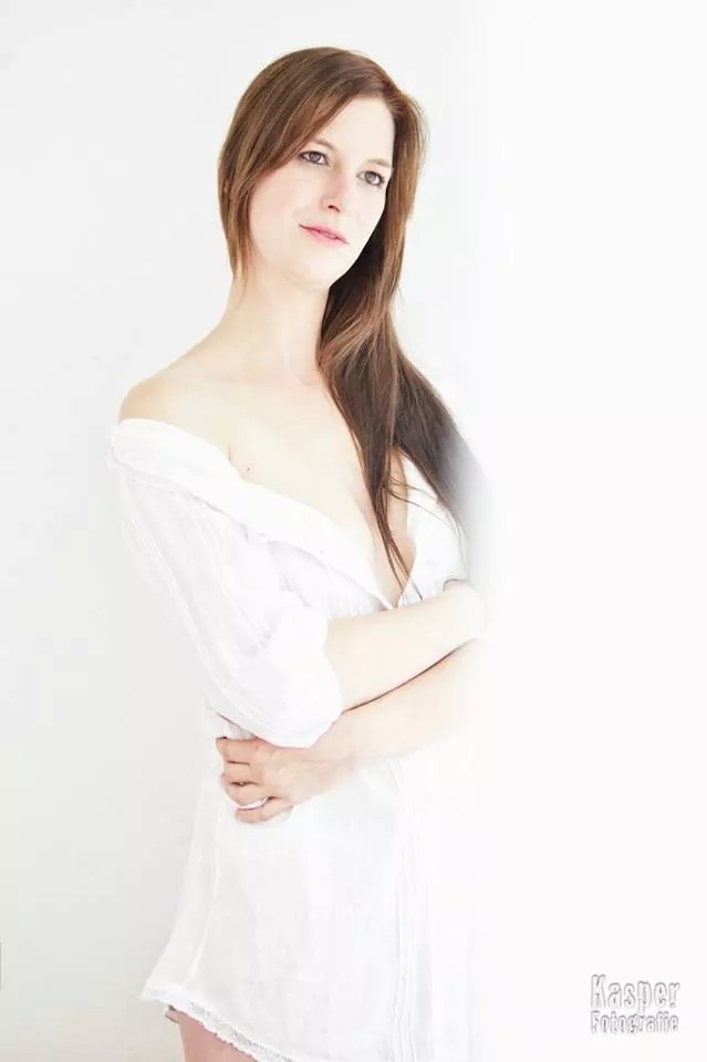 Female model photo shoot of xGwendolynx