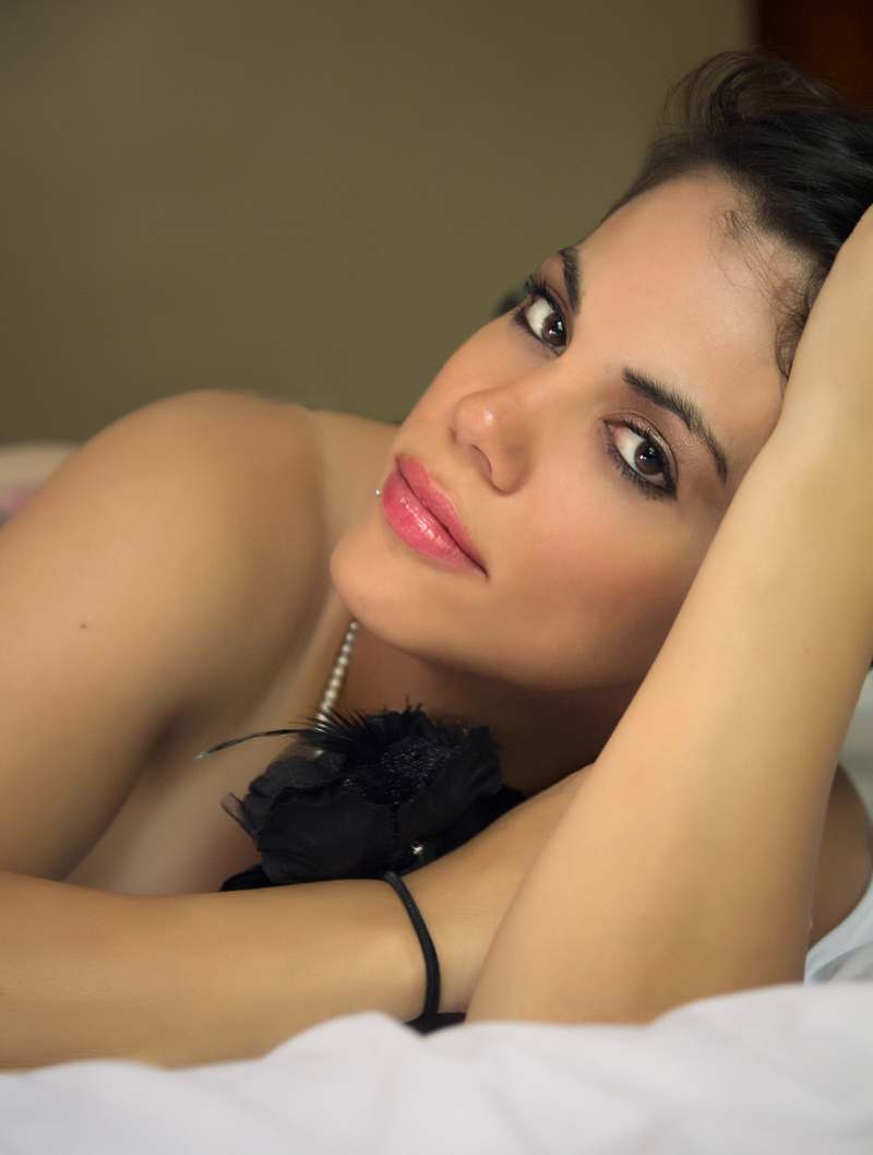 Female model photo shoot of Ivy_vi by Santiago Rueda