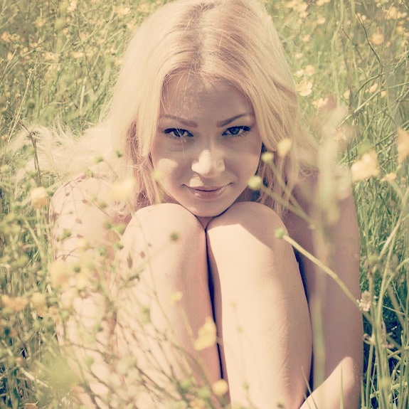 Female model photo shoot of Jaiy wickenden