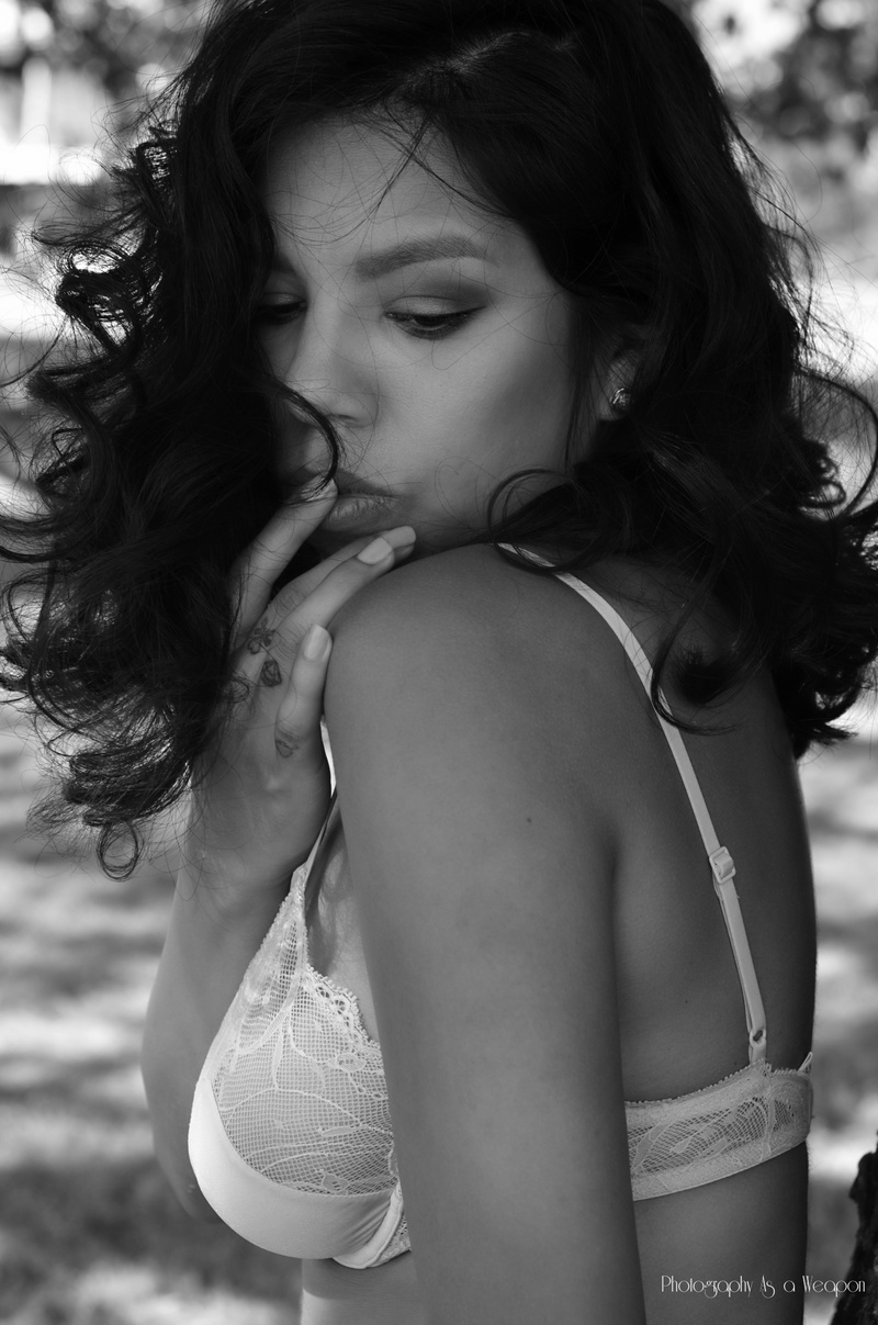 Female model photo shoot of Monis Ayala
