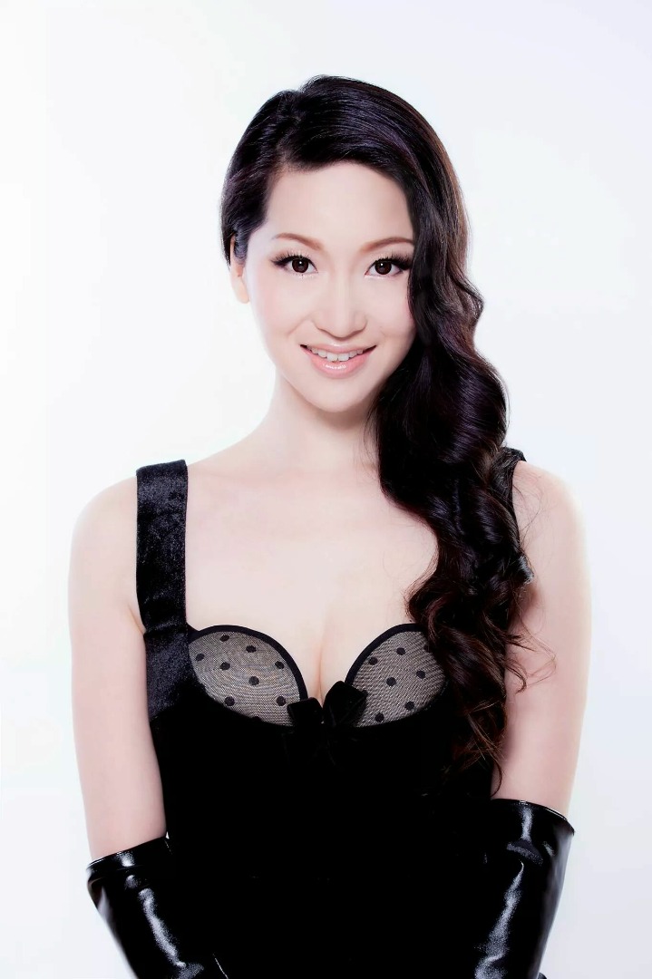 Female model photo shoot of Ling Wan