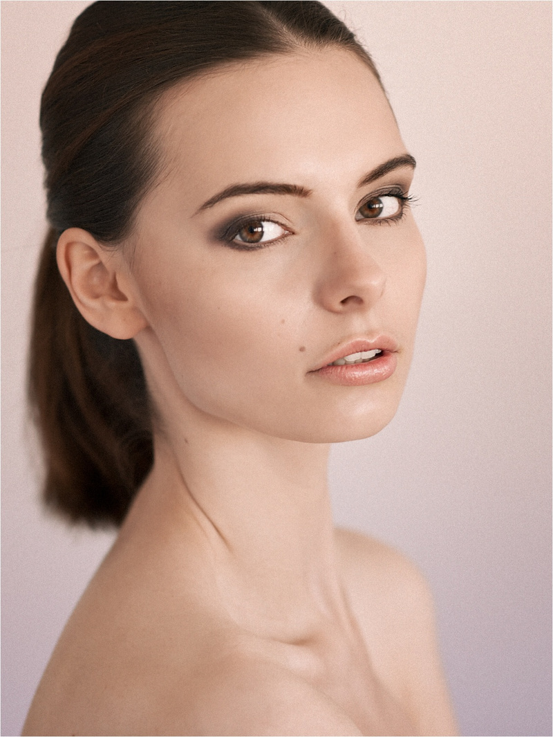 Female model photo shoot of Magda Graff