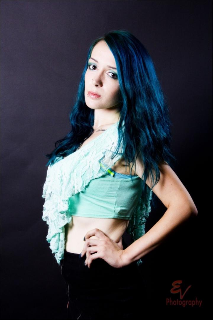 Female model photo shoot of Aeoin Stormborn