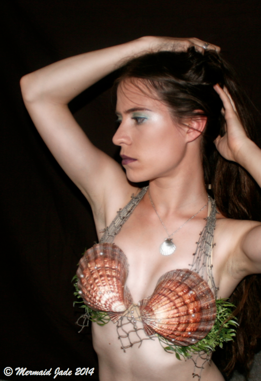 Female model photo shoot of MermaidJade