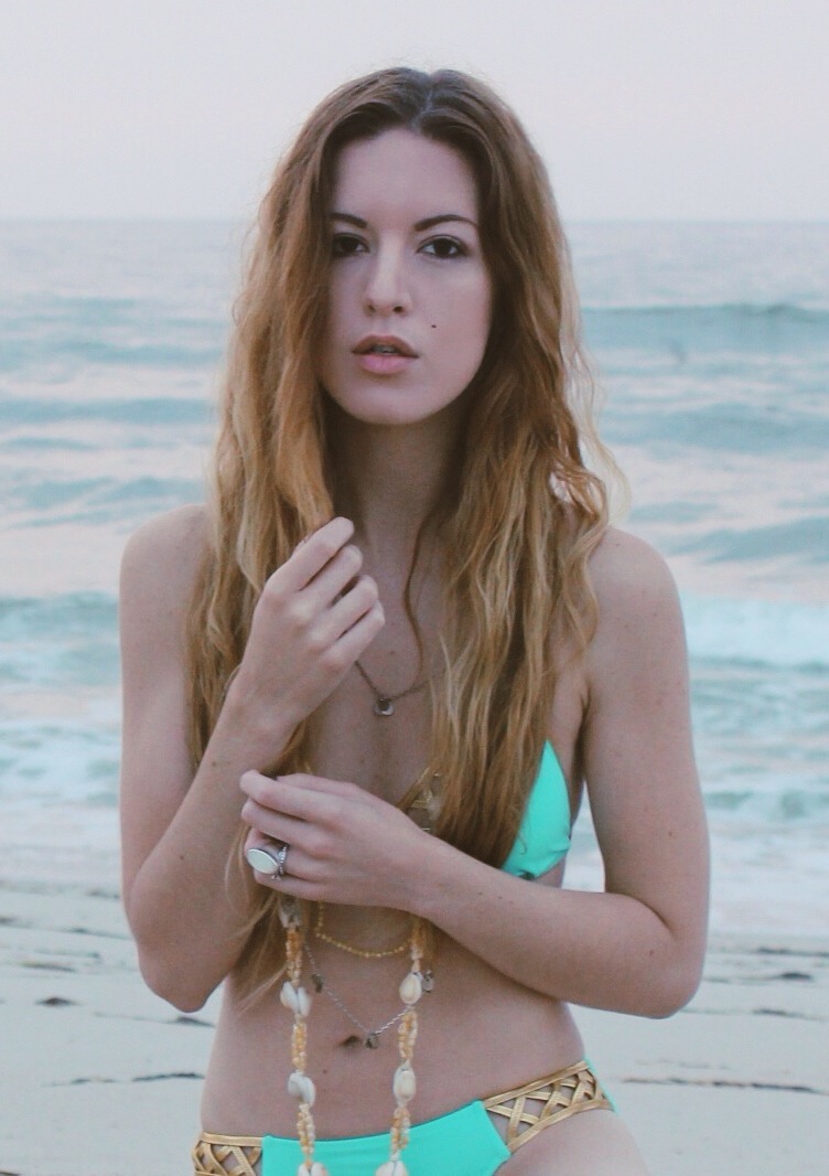 Female model photo shoot of Lauren Schoon