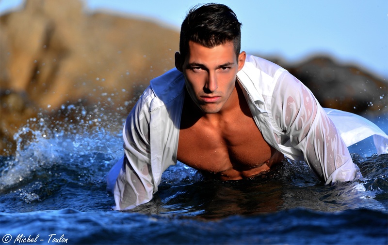 Male model photo shoot of Kevin Aziosmanoff