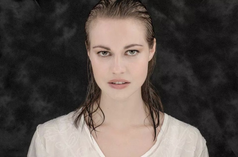 Female model photo shoot of RamonaKaire