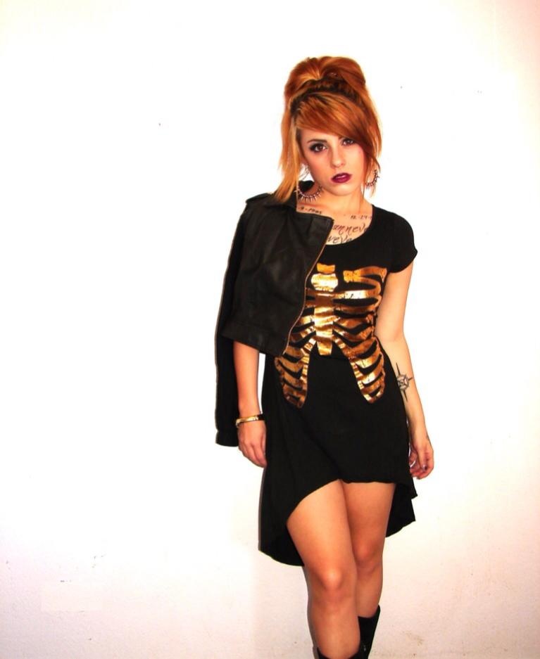 Female model photo shoot of Lala Bray