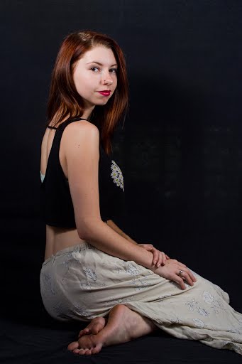 Female model photo shoot of Luna Soren
