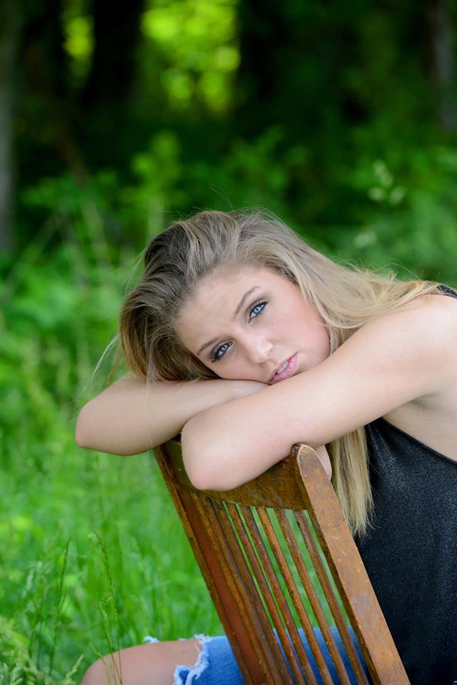 Female model photo shoot of Kelsey Kidd