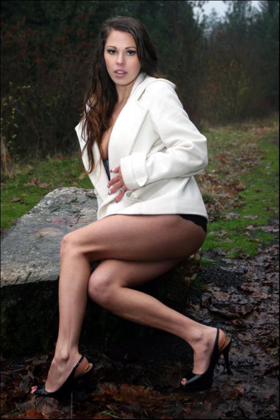 Female model photo shoot of Geena Del-Rae