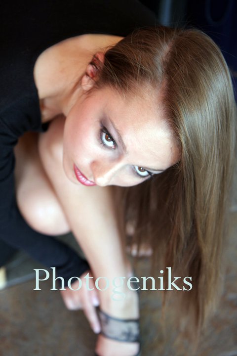 Female model photo shoot of Emily Adams5164