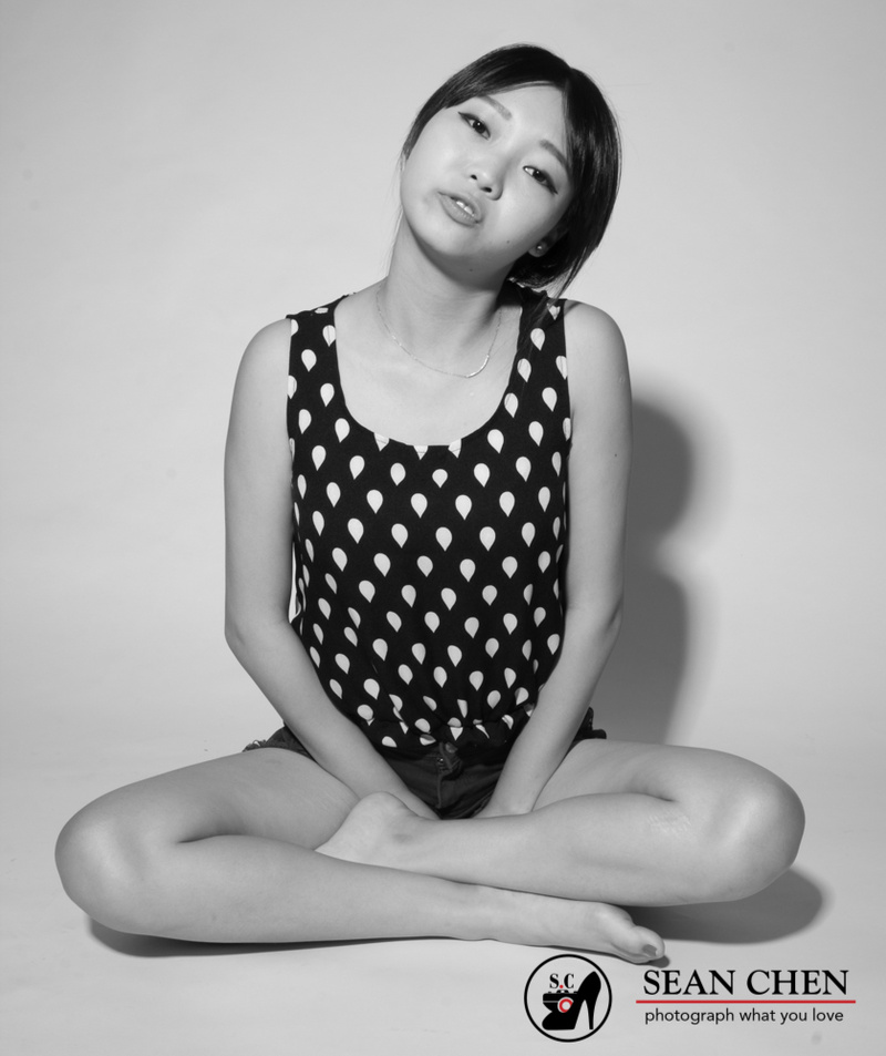Female model photo shoot of vivi4book