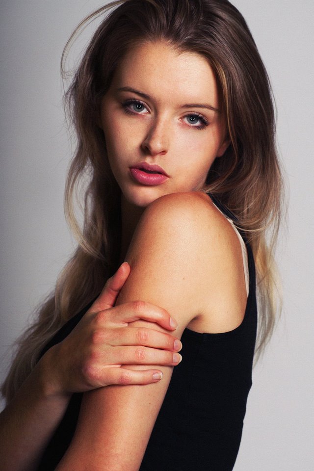 Female model photo shoot of Elena_