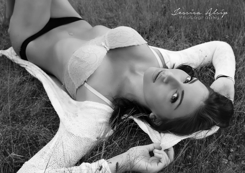 Female model photo shoot of Shea Reagan
