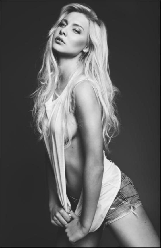 Female model photo shoot of Kylie Morgann