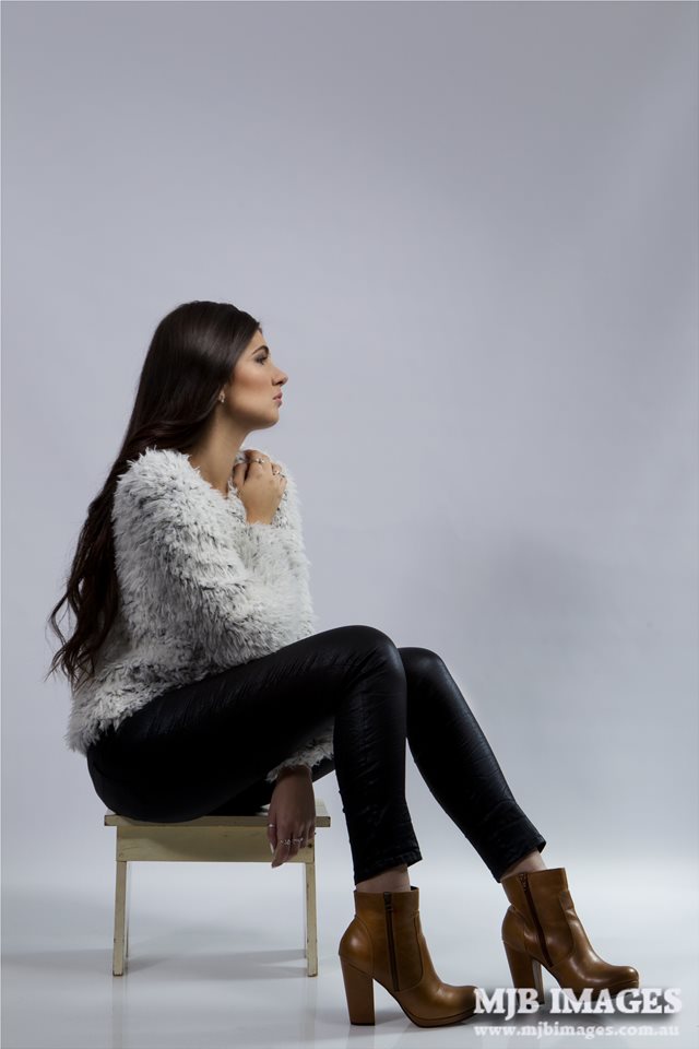 Female model photo shoot of jovana 
