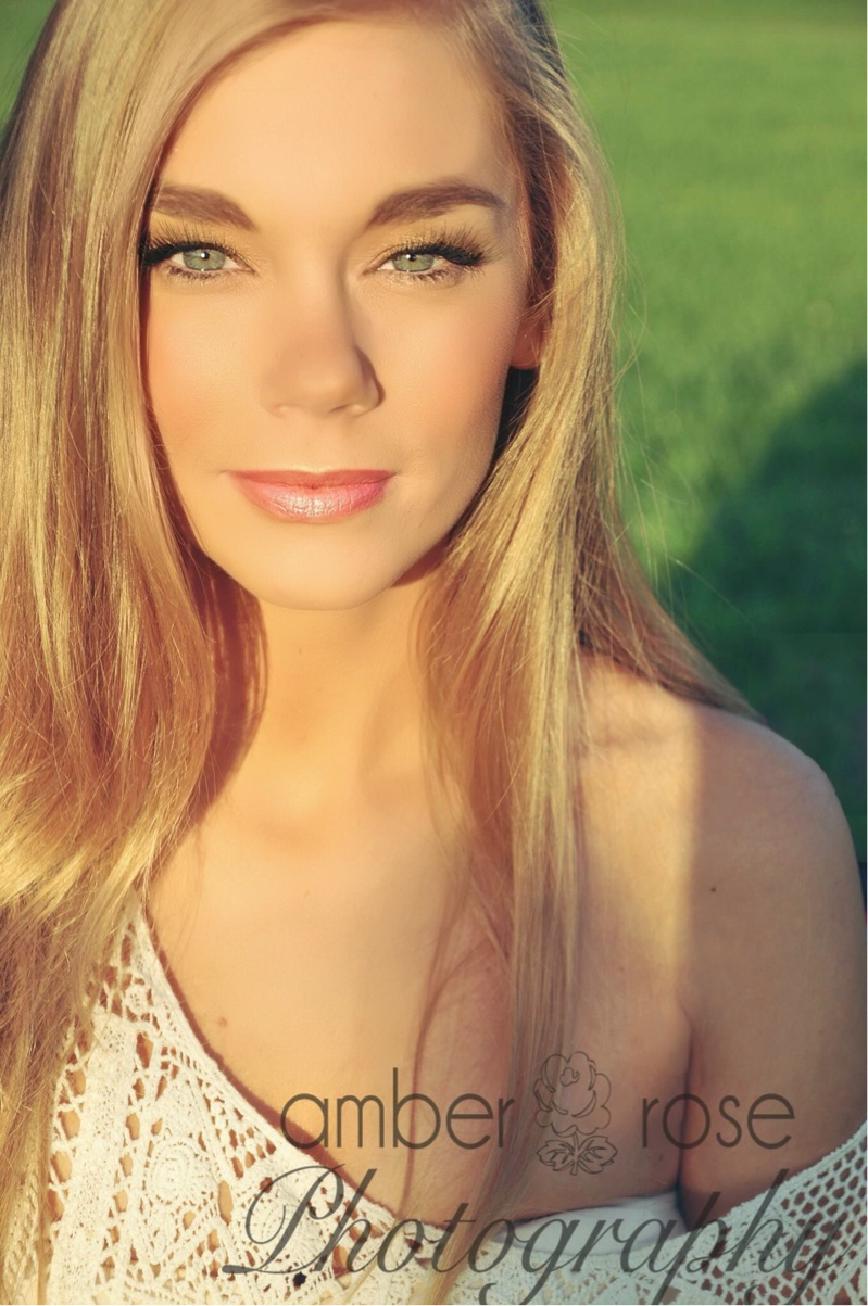 Female model photo shoot of Lindsey Kenaan
