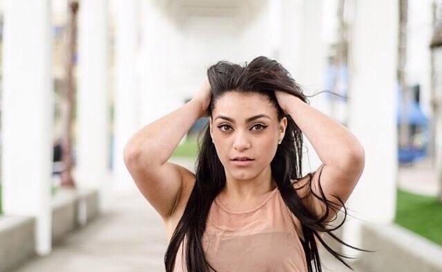Female model photo shoot of Laura Melissa Mejia