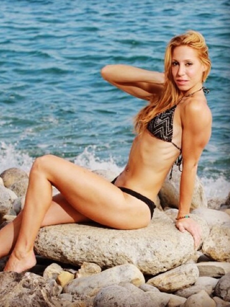 Female model photo shoot of Maria_fitness26