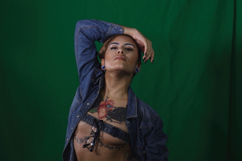 Female model photo shoot of suicidecelesste