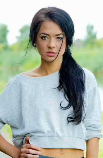 Female model photo shoot of riannakay