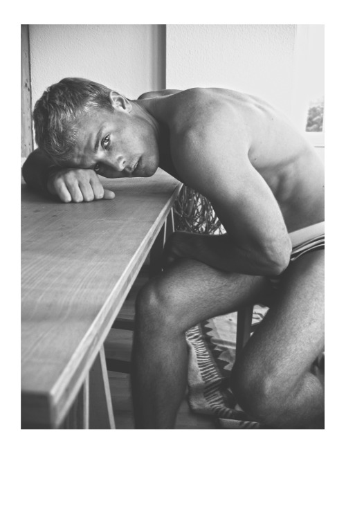 Male model photo shoot of Nestor Alvarez-Zeballos