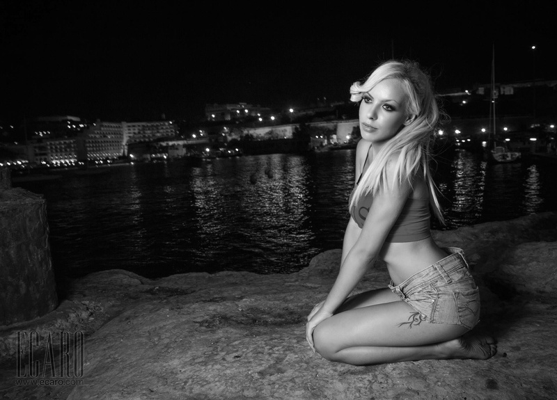 Female model photo shoot of Dianna Ivanova