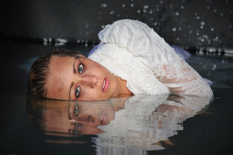 Female model photo shoot of Ash Alexandria